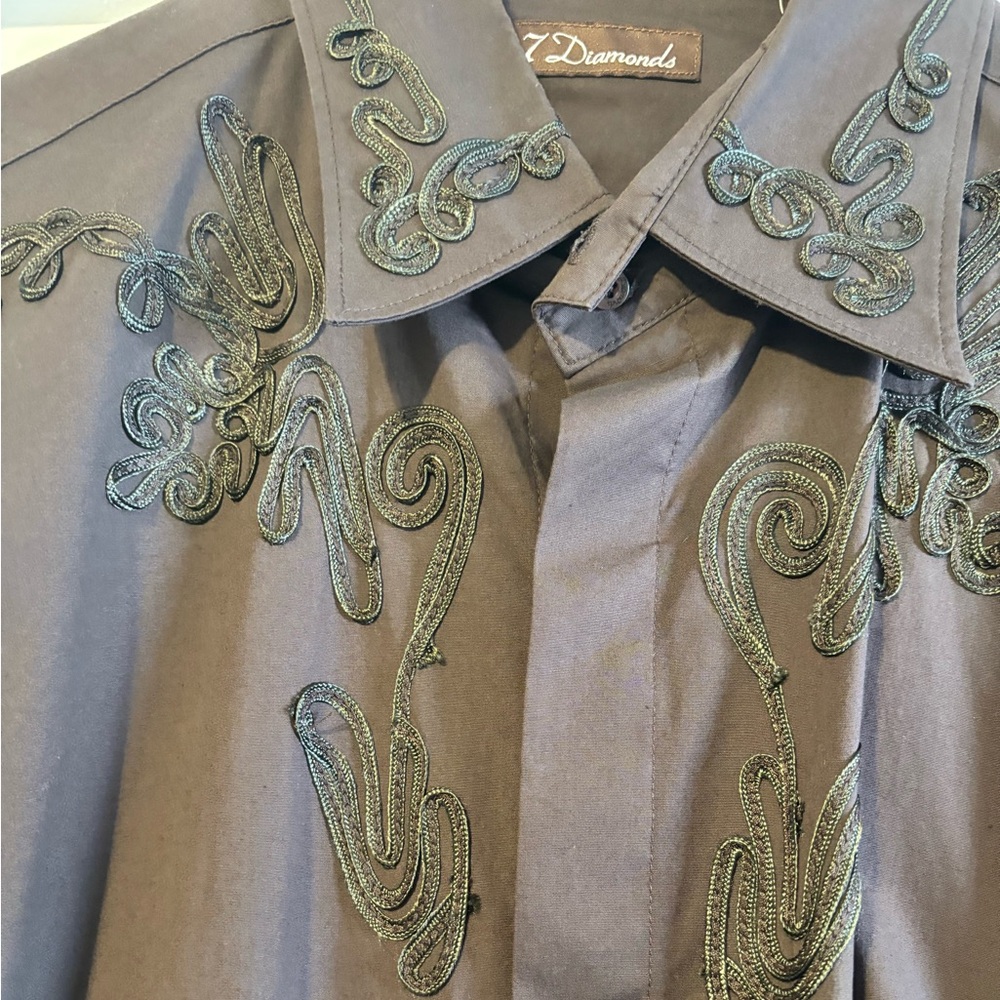 7 Diamonds men’s dress shirt